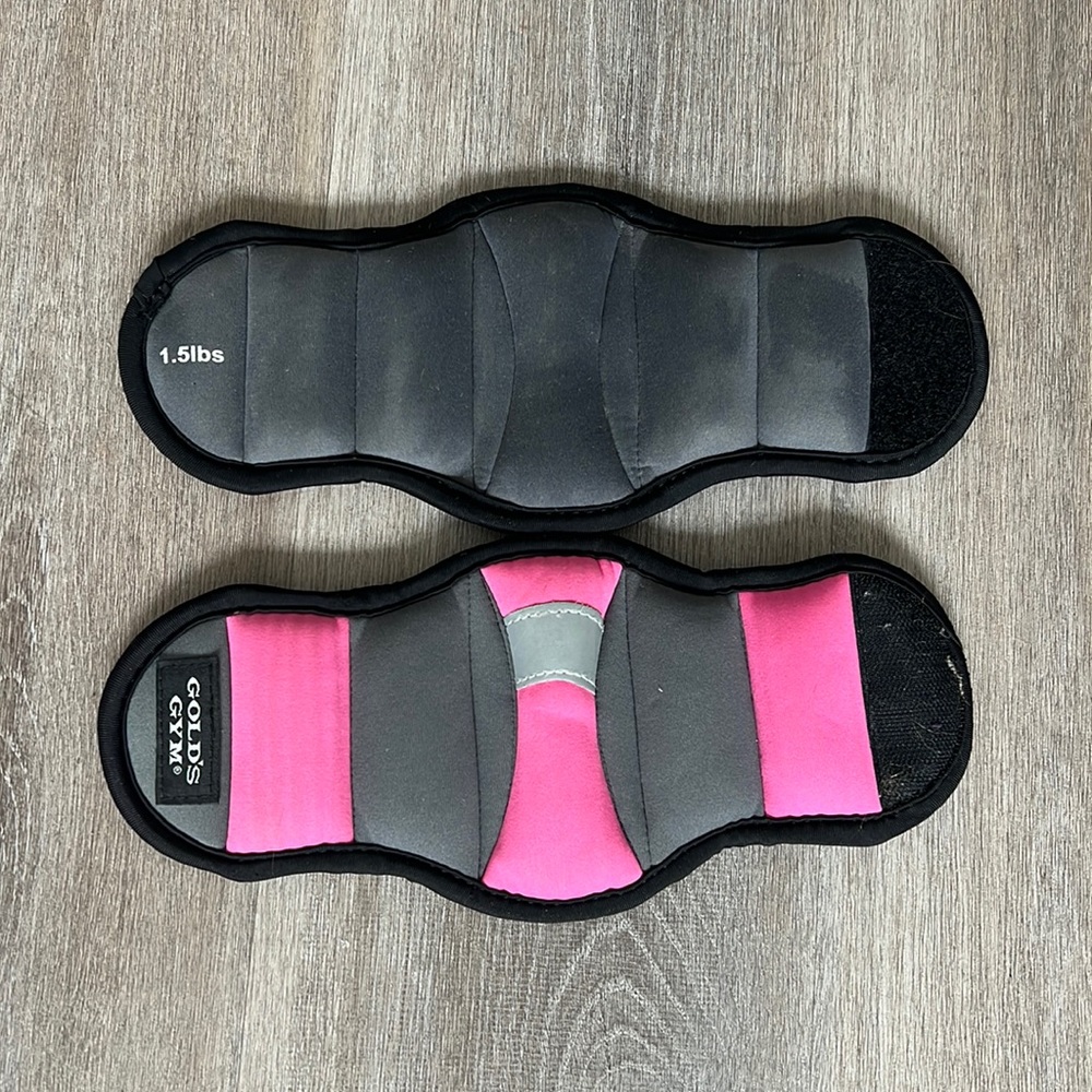Gold gym 🏋🏻‍♀️ pink wrist or ankle weights, 1.5lbs each